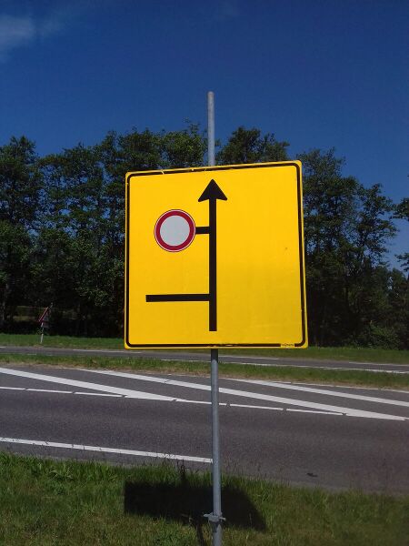 Bestand:900px-Road-closed-roadsign.jpg